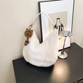 Grand sac cabas en fausse fourrure blanche avec bandoulière et pendentif chat - Blanc (Avec Pendentif)