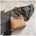 Chic camel brown bucket bag with lychee texture and silver twist lock detail - Khaki (No Pendant)