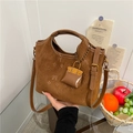 Braune Retro-Beuteltasche mit Prägung, großer Kapazität und Mini-Taschenanhänger - Braun