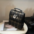 Sac à bandoulière rétro à carreaux noir-brun avec patch ours et poignée en cuir - Noir