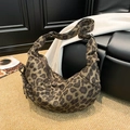 Bolso hobo vintage grande con estampado de leopardo y correa ajustable de lona - Verde
