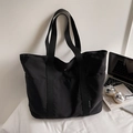Große schwarze Nylon-Tragetasche mit Schultergurten und minimalistischen Fächern für Alltag - Schwarz