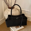 Grande borsa tote nera opaca con lunghi manici in pelle e design vintage retrò - Nero