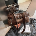 Bolso vintage marrón oscuro con hebillas de cuero y colgante de llave de moda - Marrón