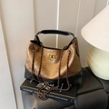 Borsa tote vintage in pelle trapuntata bronzo e nera con tracolla a catena dorata - Marrone