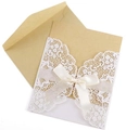 Invito a nozze elegante in pizzo bianco tagliato al laser con nastro e busta in kraft - Bianco (Con Pagina Interna in Carta Kraft)