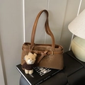 Borsa a tracolla marrone vintage con stampa leopardata e ciondolo a forma di orso - Marrone con ciondolo
