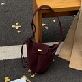 Borsa a secchiello retrò bordeaux scuro con dettagli dorati e chiusura a cordoncino - Borgogna