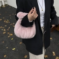 Borsa a mano in peluche rosa con morbida ecopelliccia e design a balze elegante - Rosa