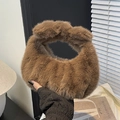 Borsa a mano in finta pelliccia marrone con orecchie da coniglio e forma rotonda - Marrone