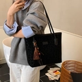 Black leopard print velvet tote bag with tassel and logo for women fashion - Black with Pendant