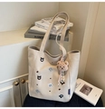 Grande borsa tote in tela beige con ricamo a gatto e ciondolo a orsetto peluche - Beige Con Ciondolo