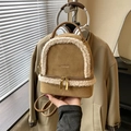 Brauner Wildleder-Mini-Rucksack mit cremefarbenem Kunstfellbesatz und Gold-Schrift - Khaki (Ohne Anhänger)
