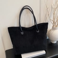 Grande borsa tote in velluto a coste nero con raffinati manici in ecopelle sottile - Nero