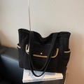 Borsa tote in velluto a coste nero con dettagli in frange e profili a contrasto - Nero