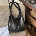 Vintage Umhängetasche aus dunkelgrauem Denim mit Reißverschlussdetails und viel Platz - Schwarz