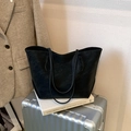 Minimalist black leather tote bag with large capacity for daily commuting and travel - Black without Pendant