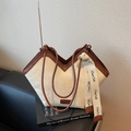 Elegante borsa tote crema e marrone con bordo a V e nastro decorativo alla moda - Bianco Sporco