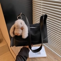 Borsa a tracolla nera plissettata in pelle con un simpatico ciondolo a forma di coniglio - Con Ciondolo / Nero