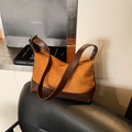 Retro large-capacity tote bag in two-tone brown wrinkled leather with shoulder strap - No Pendant / Brown
