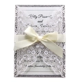 Elegante invito di matrimonio traforato al laser con bordo glitterato e nastro di raso - Bianco