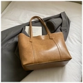 Brown vintage large tote bag in faux leather with shoulder straps and logo detail - No Pendant / Khaki