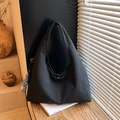 Borsa tote nera minimalista in tela ad alta capacità con ciondolo a scacchi elegante - Nero con ciondolo
