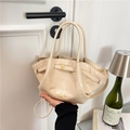 Elegante borsa beige con motivo a coccodrillo, design a pieghe e tracolla rimovibile - Senza Ciondolo / Beige