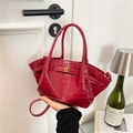 Borsa a secchiello rosso scuro effetto coccodrillo con fibbia dorata e tracolla rimovibile - Senza Ciondolo / Borgogna
