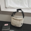 Sac seau matelassé blanc crème avec bandoulière réglable en nylon noir - Blanc (Sans Pendentif)