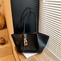 Retro black matte leather tote bag with brown interior and beaded tassel charm detail - With Charm / Black