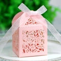 Caja de regalo rosa cortada con láser con rosas huecas y lazo elegante de organza blanca - Rosa