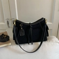 Borsa a tracolla retrò in pelle scamosciata nera con cuciture a contrasto e oro - Nero