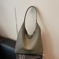 Große geflochtene Hobo-Tasche in Olivgrün mit schickem Schultergurt für den täglichen Alltag - Grün