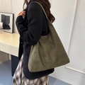 Olive green matte suede tote bag with large capacity for women commuting - Green