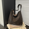 Bolso tote grande retro marrón oscuro en cuero sintético mate con correa ancha - ébano