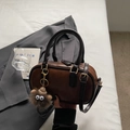 Borsa a mano bowling marrone vintage con ciondolo a mostro di peluche e tracolla rimovibile - Marrone giallo con pendente