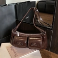 Bolso baguette en cuero charol marrón oscuro con bolsillos dobles y lazo para mujer - Marrón