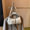 Bolso de hombro blanco en charol con lazos y dos bolsillos frontales de estilo chic - Blanco