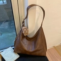 Borsa tote marrone retrò capiente in pelle PU con ciondolo a forma di orsetto - Con Ciondolo / Marrone