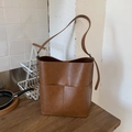 Vintage caramel brown bucket tote bag with pleated texture and front double pockets - Brown