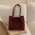 Large burgundy tote bag in matte leather finish on sofa, chic shoulder bag for women - Red (No Pendant)