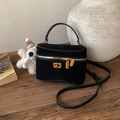 Mini sac vanity en daim noir avec fermoir tournant doré et bandoulière réglable - Avec Pendentif / Noir