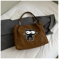 Sac fourre-tout marron foncé avec écusson chat de dessin animé et bandoulières en chaîne - Brun Sans Pendentif