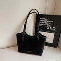 Grand sac cabas rétro en daim noir avec logo doré et détails de surpiqûres blanches - Noir sans Pendentif