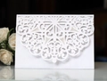 Invito di nozze bianco tagliato al laser con motivo mandala e finitura perlata elegante - Bianco