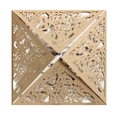 Dettaglio dell'invito di nozze dorato tagliato al laser con trama di carta perlata elegante - Beige Oro
