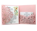 Elegante lasergeschnittene rosa Hochzeitseinladung mit feinem floralem Hohlmuster - Rosa