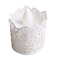 Candela LED bianca con rivestimento decorativo in carta traforata tagliata al laser - Bianco