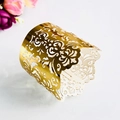 Involucro dorato per candele tea light tagliato al laser con eleganti volute traforate - Oro Riflettente